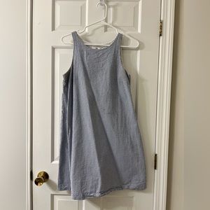 Vineyard Vines Seersucker Dress. Blue and white. 😊